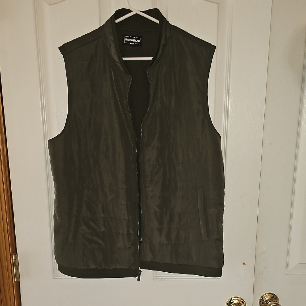 The Repbulic Black Quilted Vest for Versatile Layering